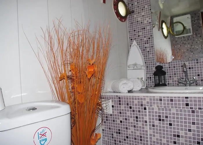 Alojamento de Acomodação e Pequeno-almoço Peniche Le Hasard 5*