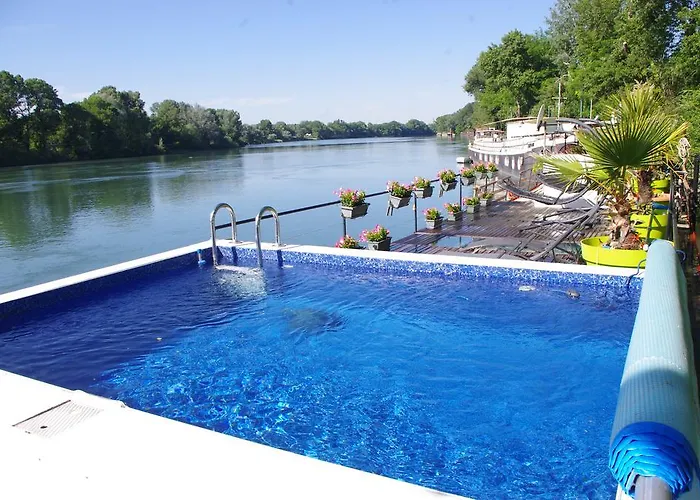 Peniche Le Hasard Alojamento de Acomodação e Pequeno-almoço Villeneuve-lès-Avignon