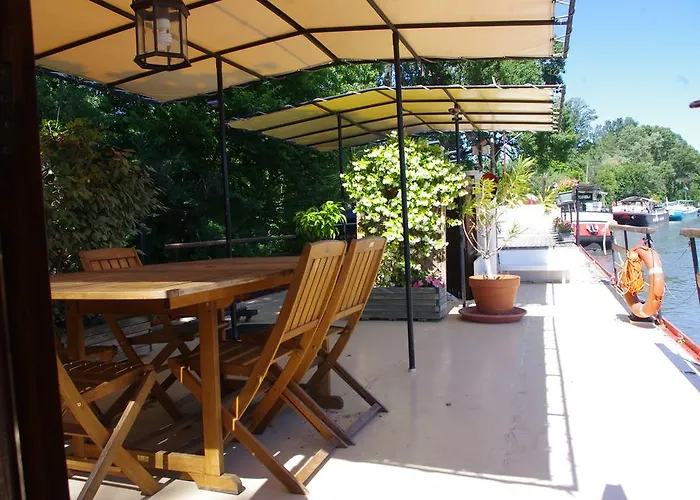 Peniche Le Hasard Alojamento de Acomodação e Pequeno-almoço 5*