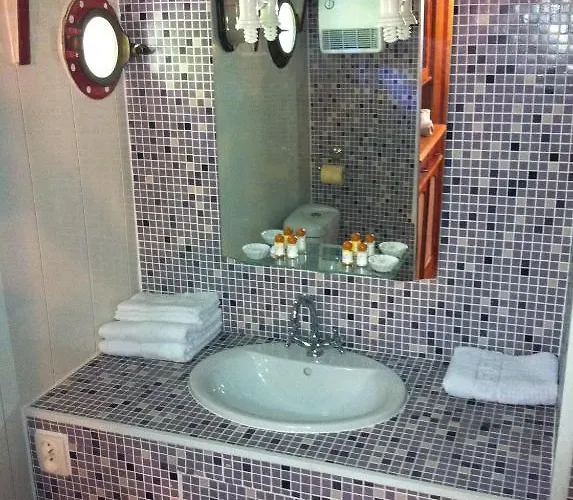 Alojamento de Acomodação e Pequeno-almoço Peniche Le Hasard