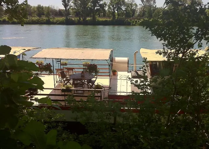 Peniche Le Hasard Alojamento de Acomodação e Pequeno-almoço Villeneuve-lès-Avignon